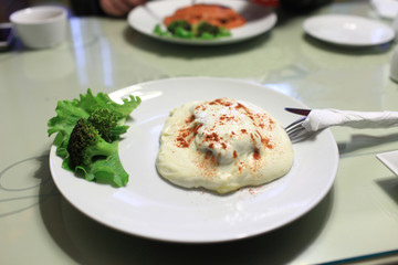 Steak and cream sauce