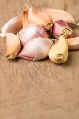 Cloves of garlic on table