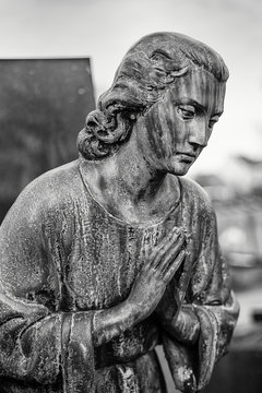 Statue of a praying saint