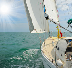 Obraz premium Yacht in the open sea