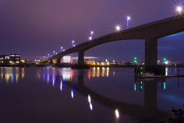 Fototapeta na wymiar Southampton's Itchen Bridge at Night