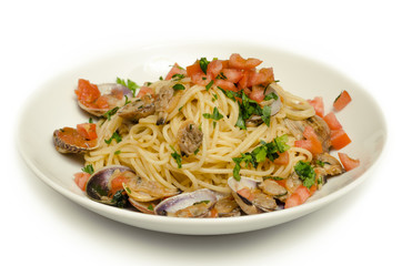 Spaghetti vongole e pomodoro fresco