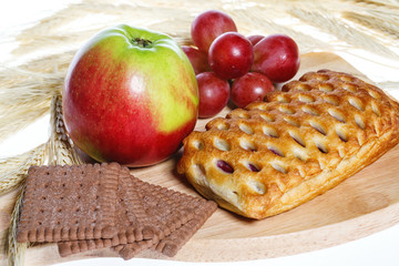 Vegetarian breakfast - cookies and fruits