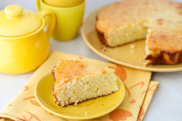 Lemon drizzle cake