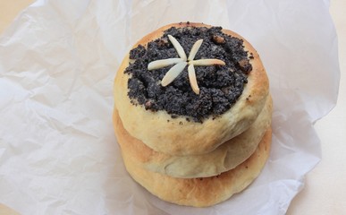 shortbread with poppy seed filling