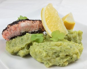 salmon with potato-broccoli pure
