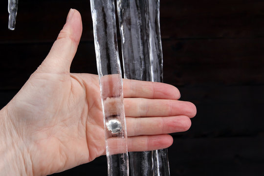 Eine eiskalte Hand