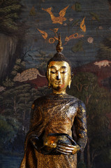 Stand buddha