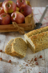 Apfel-Nuss-Brot