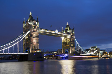 Obraz premium Tower Bridge at Dusk
