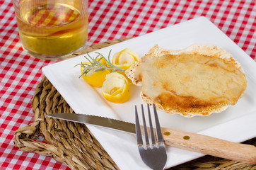 Scallop tapa