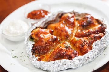 Chicken wings with sauce
