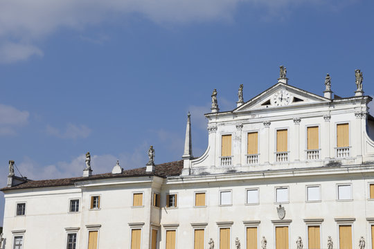 Dettaglio della facciata di Villa Manin