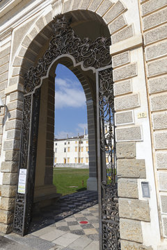 Ingresso laterale di Villa Manin