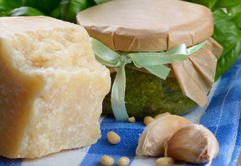 Pesto sauce ingredients