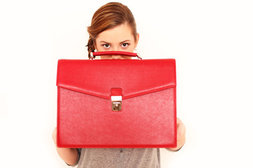 Frau mit roter Tasche