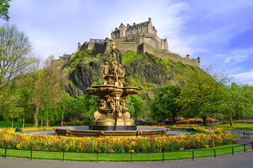 Ross fountain landmark in Edinburgh, Scotland © stevanzz