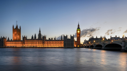 Obraz na płótnie Canvas Czas Noc w Westminster Bridge