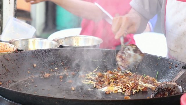 Street Hawker Stir Frying Radish Cake in Singapore 1080p