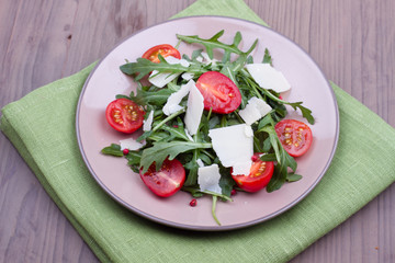 Salad with ruccola and tomatoes