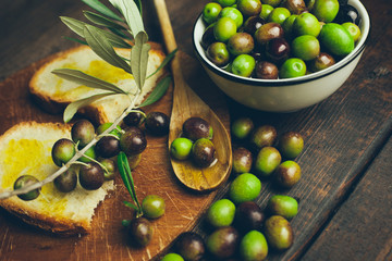 pane olio e olive © riccardo bruni