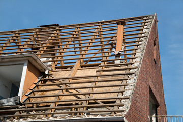 Abbruchhaus *** Dachstuhl
