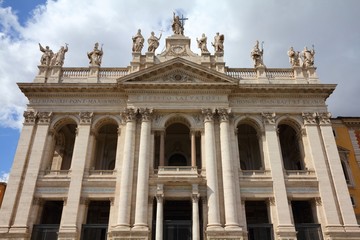 Fototapeta na wymiar Rzym katedra - Bazylika Świętego Jana na Lateranie