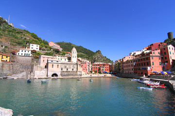 Fototapeta na wymiar Riomaggiore w Cinque Terre