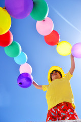 Kind mit Balloons © Natallia Vintsik