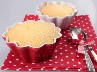 two sponge cakes © SpaPartners
