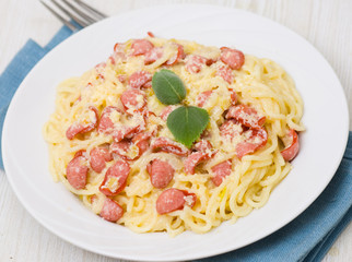 spaghetti with smoked sausage and cream sauce