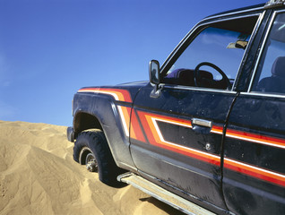 broken down vehicle © robepco