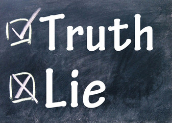 Fototapeta premium lie and truth choice