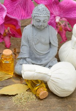 Kräuterstempel mit Buddha,Öl und Lorbeerblatt