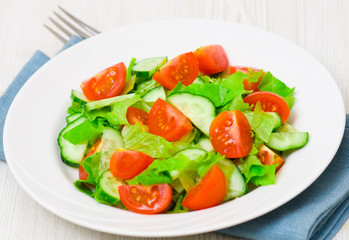 fresh vegetable salad on plate