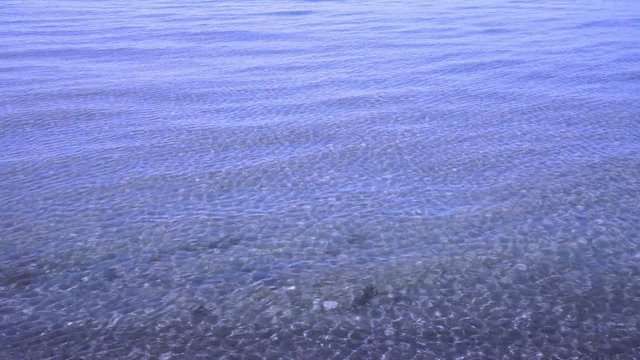 Sanfte Wellen am Meer