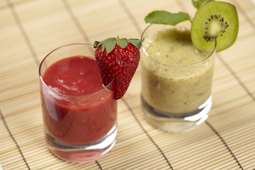 Smoothie - Erdbeeren, Kiwi und Minze