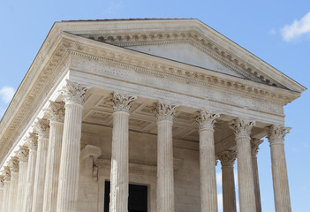 Obraz premium Roman temple Maison Carree in city of Nimes in southern France 