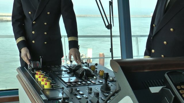 capitaine aux manoeuvres