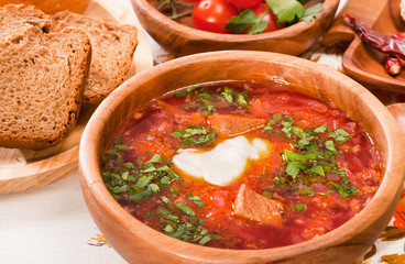 Borsch with beetroot, cabbage and tomato