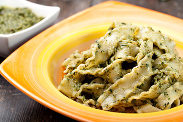 reginette whit pesto sauce