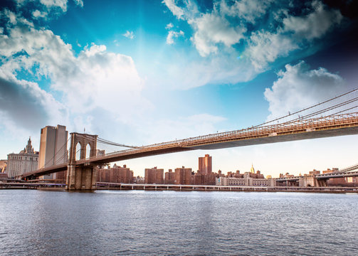 Fototapeta Amazing New York Cityscape - Skyscrapers and Brooklyn Bridge at
