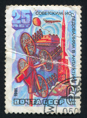 Earth station and rocket