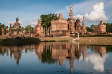 Fototapeta na wymiar Odbicie w Sukhothai