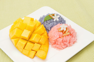 Thai desserts , Mango and  colorful sticky rice