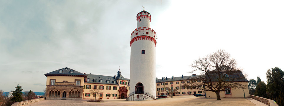 Bad Homburger Schloss mit Weißem Turm