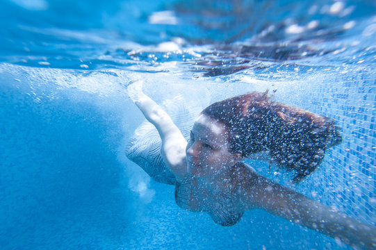 Mermaid Underwater, Beautiful Woman underwater in Aqua Studio