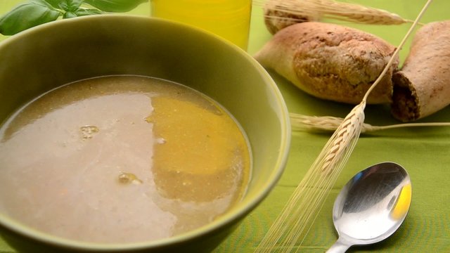Sopa crema de pollo Cream of chicken soup 치킨 수프의 크림