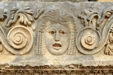 Reliefs am Amphittheater in Myra