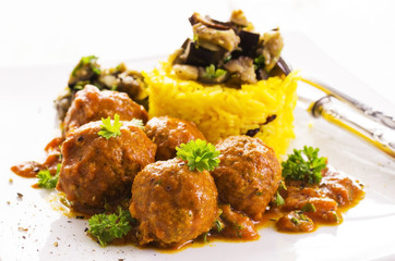 häckfleischbällchen mit safranreis